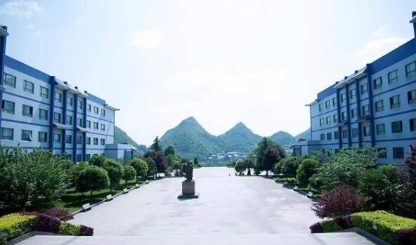 贵州封闭式学校